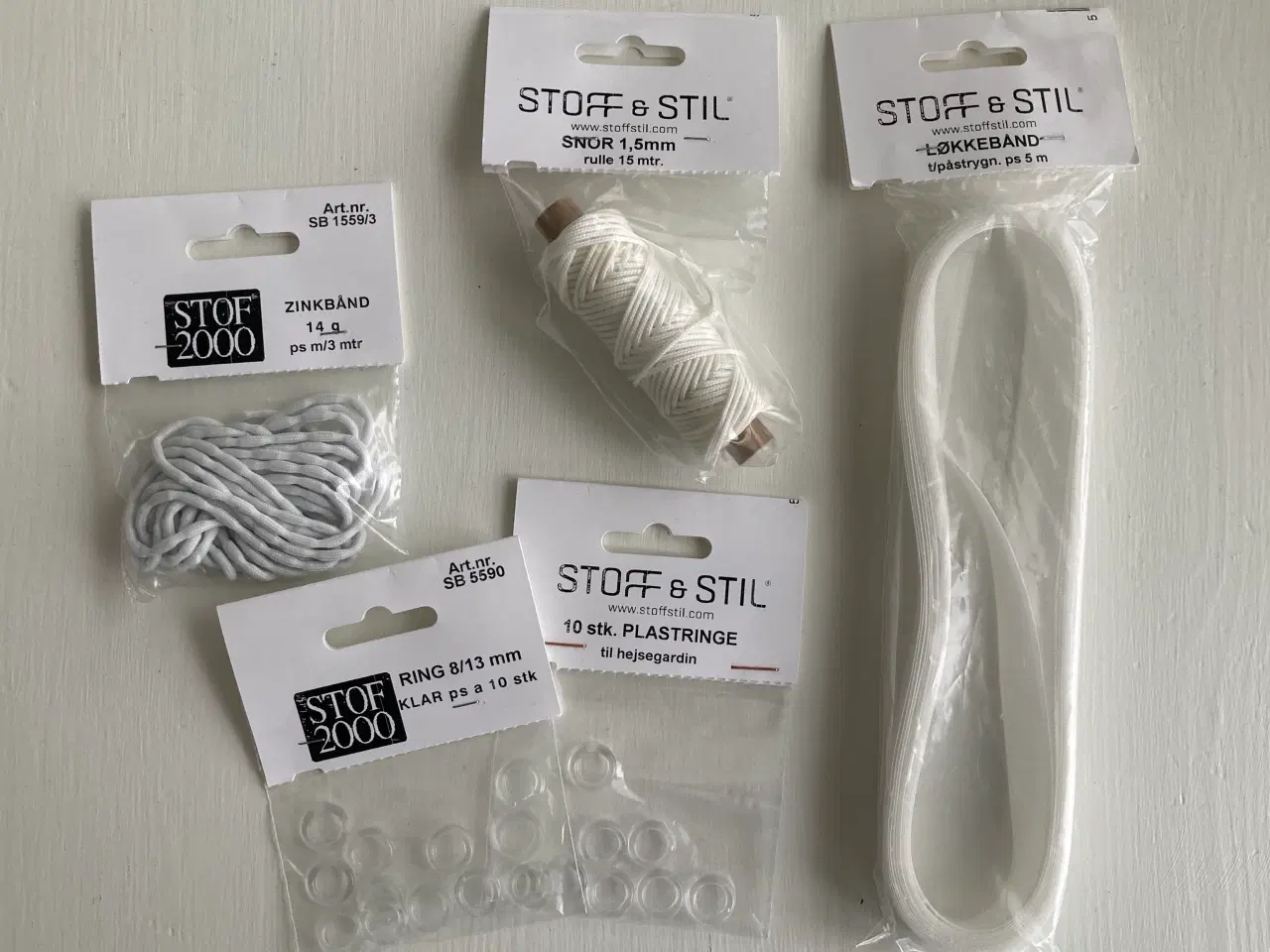 Billede 1 - Diverse dele til syning af folde-/hejsegardin.