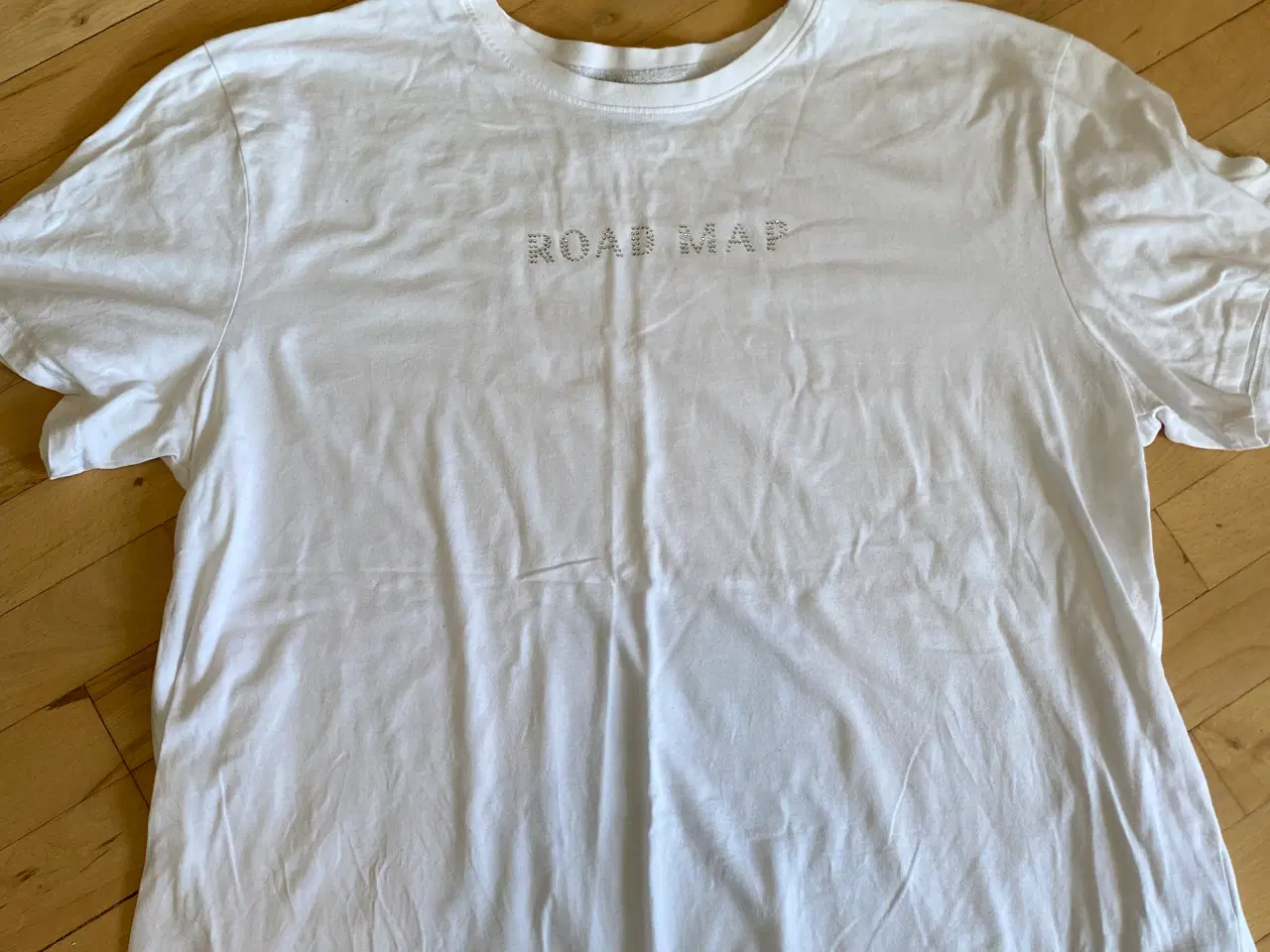 Billede 3 - T-shirt i hvid 