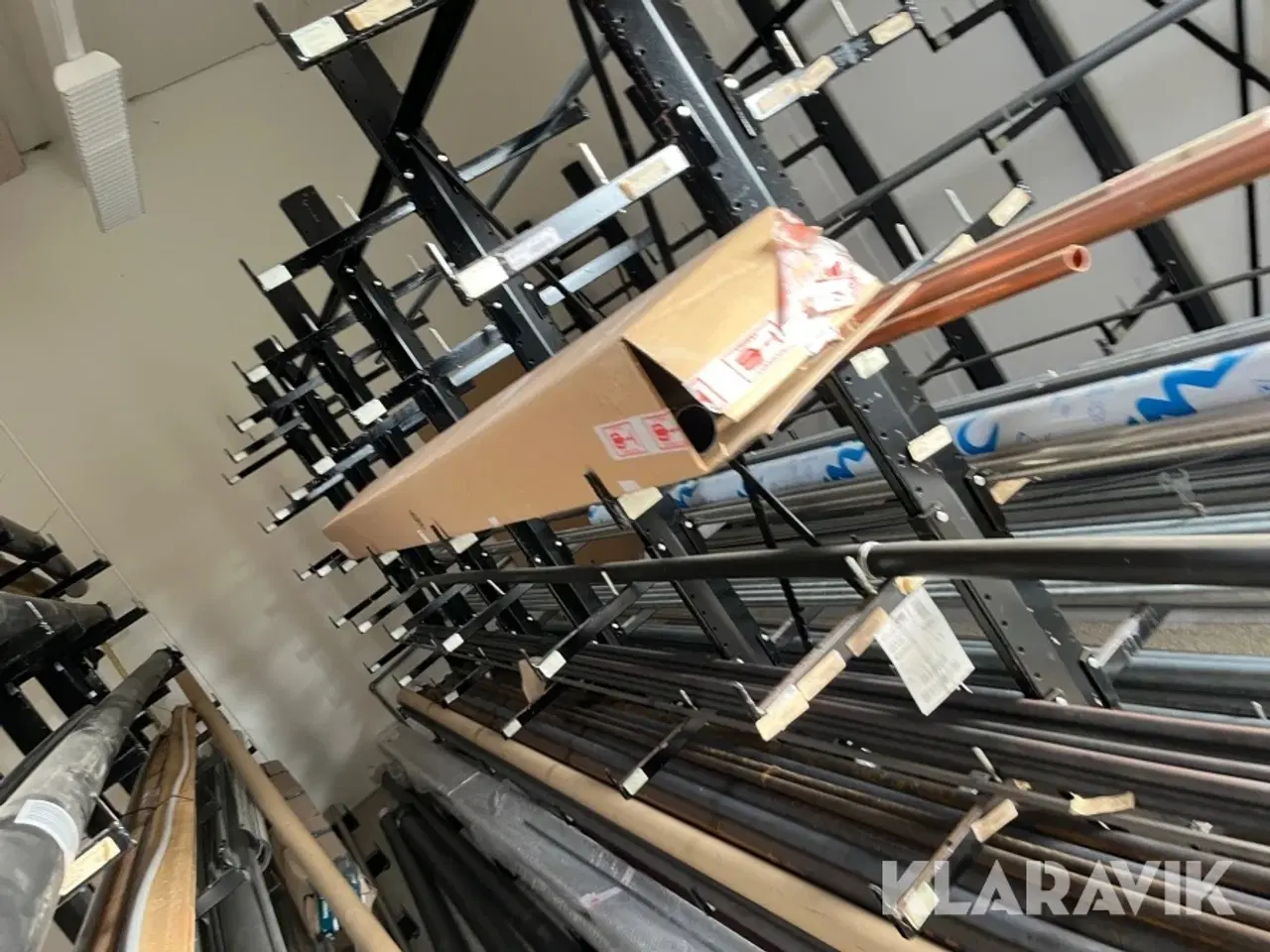 Billede 7 - Grenreol en række