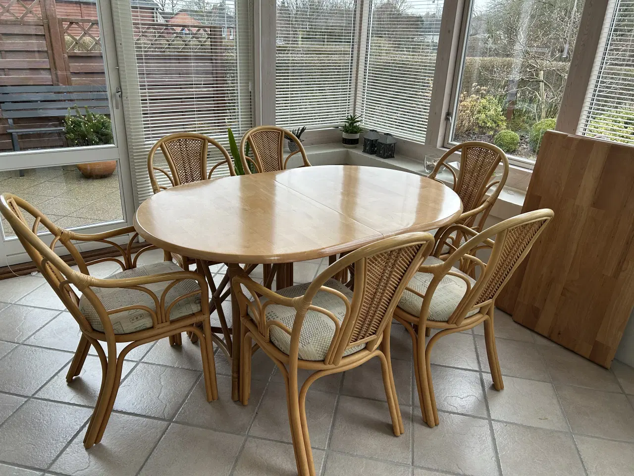 Billede 1 - Bambusbord med 6 stole
