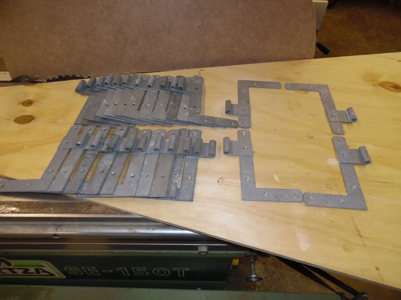 Billede 2 - Beslag til bundehus  vinduer