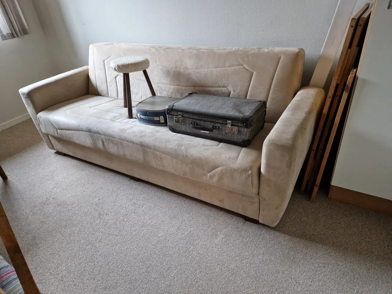 Billede 1 - Lys sovesofa med opbevaring 