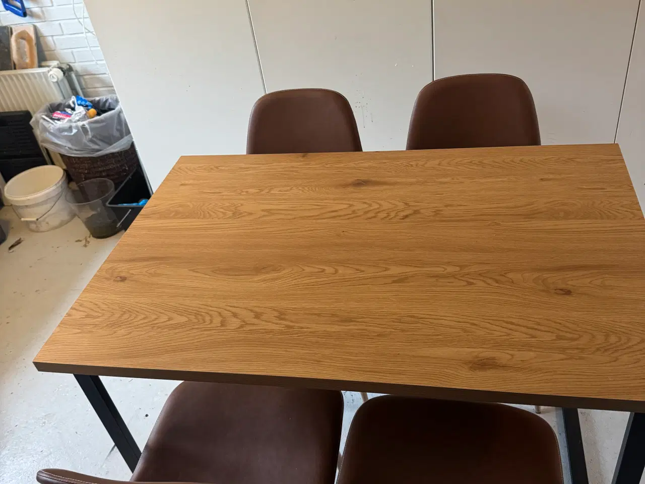 Billede 2 - Spisebord med  stole