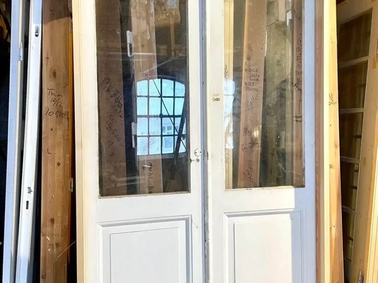 Billede 2 - Smuk og høj, dobbelt glasdør m. ny karm