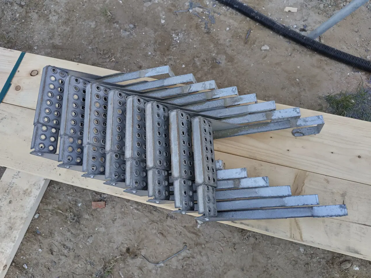 Billede 1 - Tagtrin tegl beton galvaniseret 