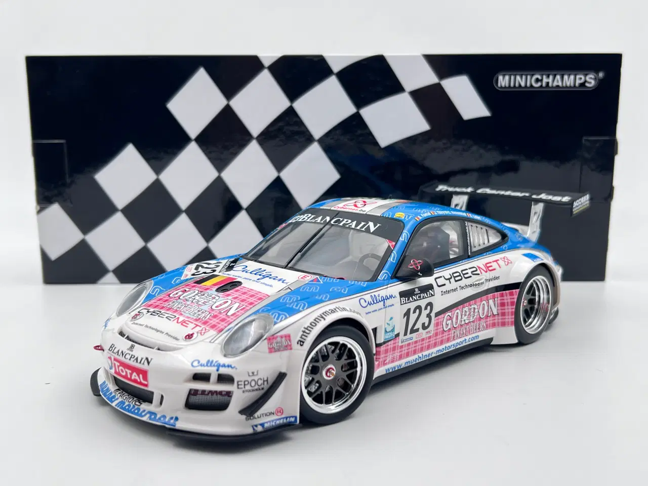 Billede 8 - 2011 Porsche 911 (997) GT3 R 299 af 750 stk. 1:18 