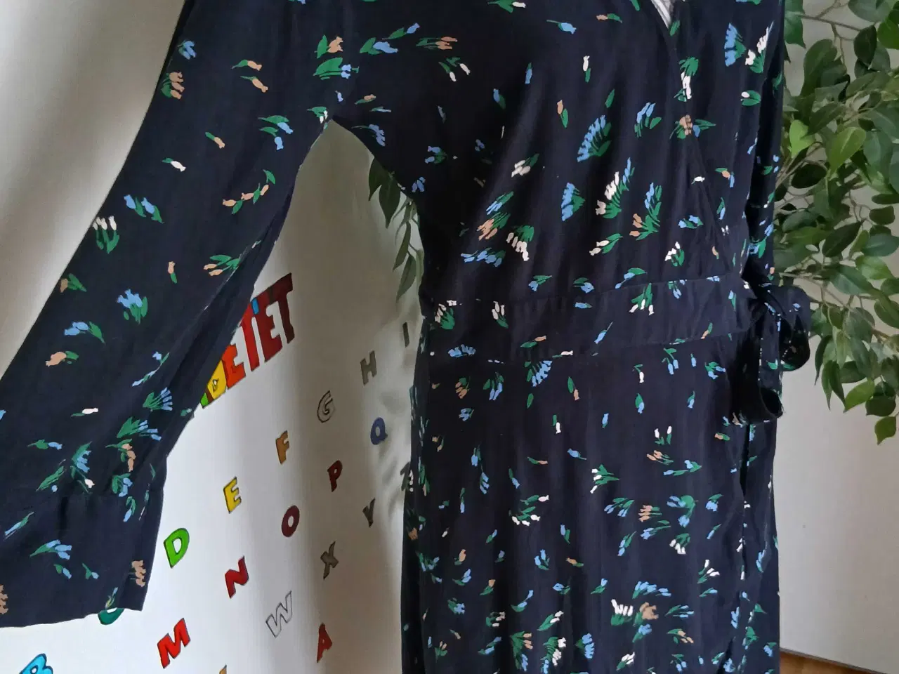 Billede 4 - Slå-om kjole. Ganni. Large/40