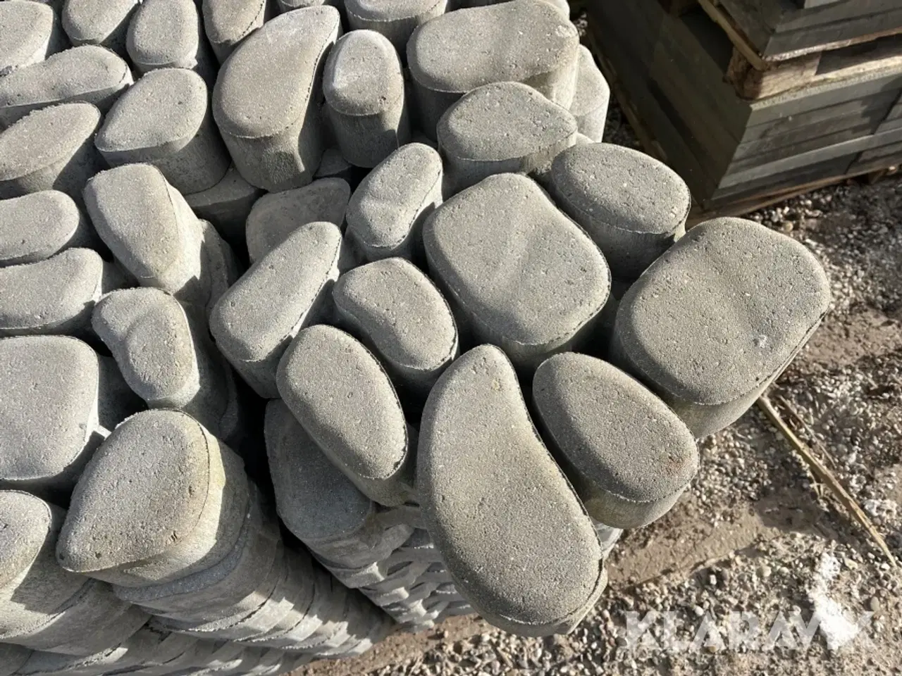 Billede 11 - Græsarmering med pigsten look Farum Beton - 66 styk