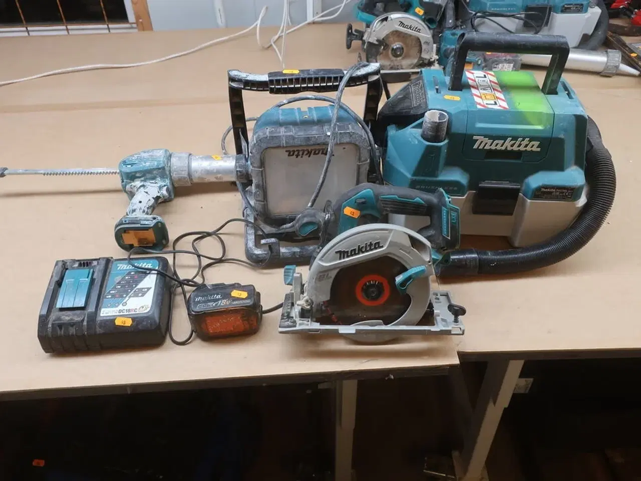 Billede 1 - Rundsav, Støvsuger mv. MAKITA Model: DVC 750 L, DML 805, DHS 660, DML 811
