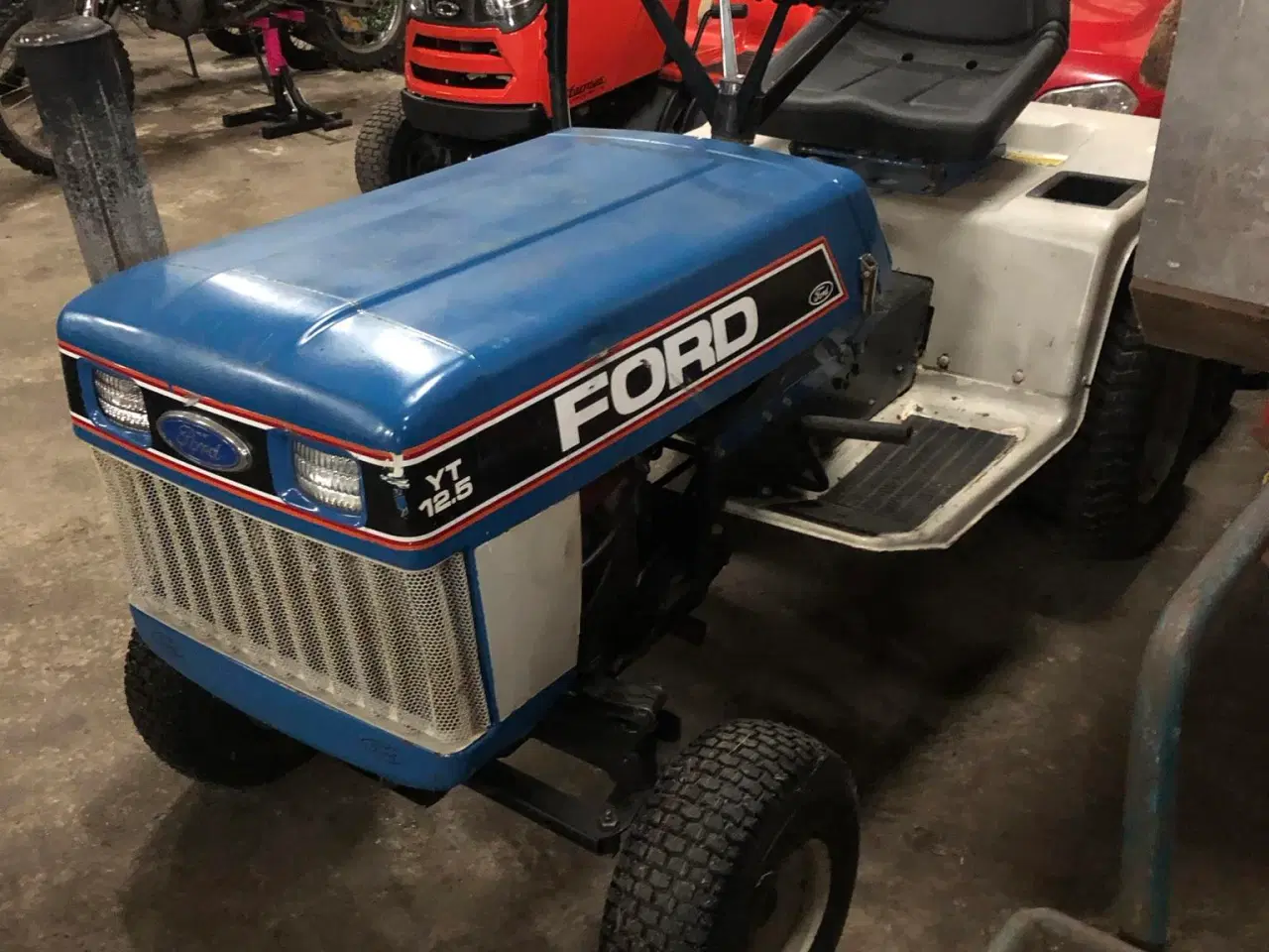 Billede 1 - Ford Plænetraktor 2 cyl