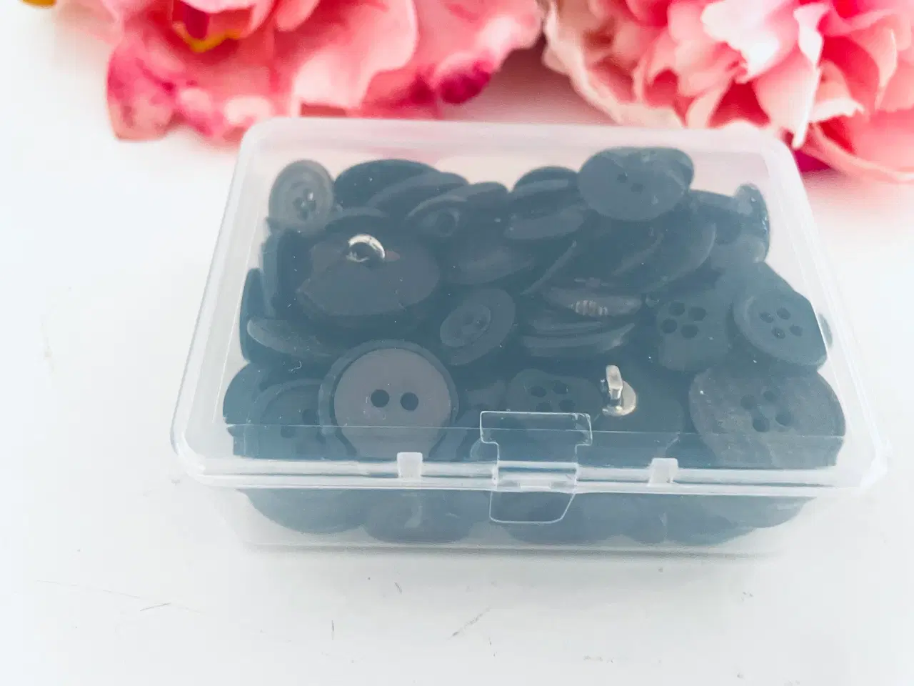 Billede 5 - 80 stk. ældre knapper + opbevaringsæske