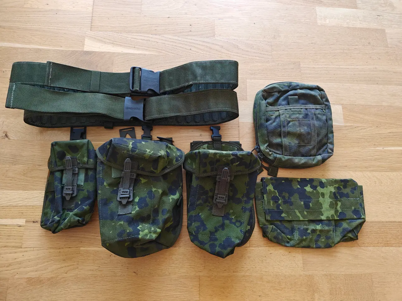 Billede 1 - Militær M/96 tasker og basis bælter