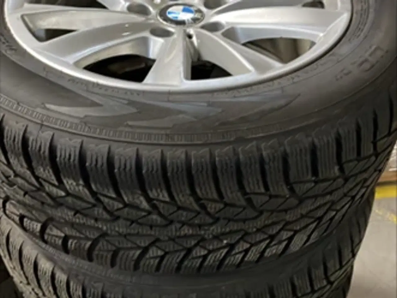 Billede 1 - BMW fælge med dæk