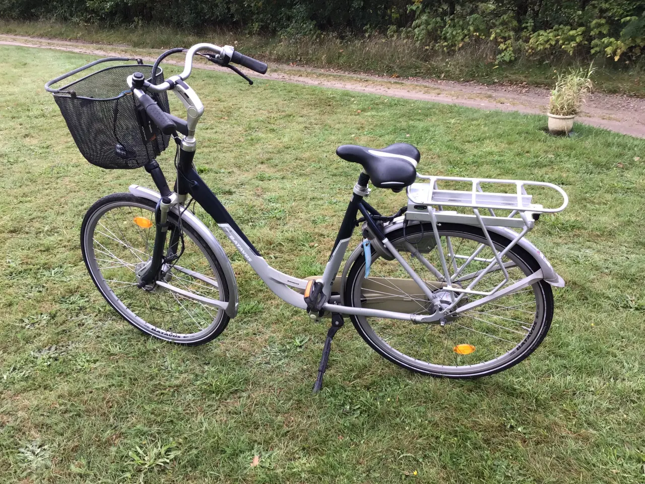 Billede 1 - Damecykel El Batavus 24V m 8 gear, læs teksten