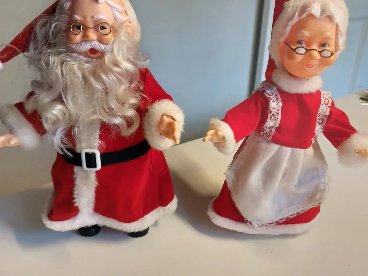 Billede 1 - Gammelt julepynt Nissepar i plastik 25 cm høje