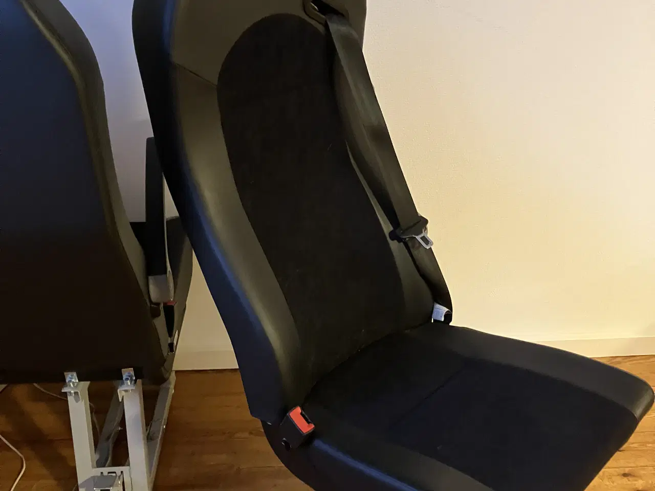 Billede 3 - løse passagersæder til handicap bus