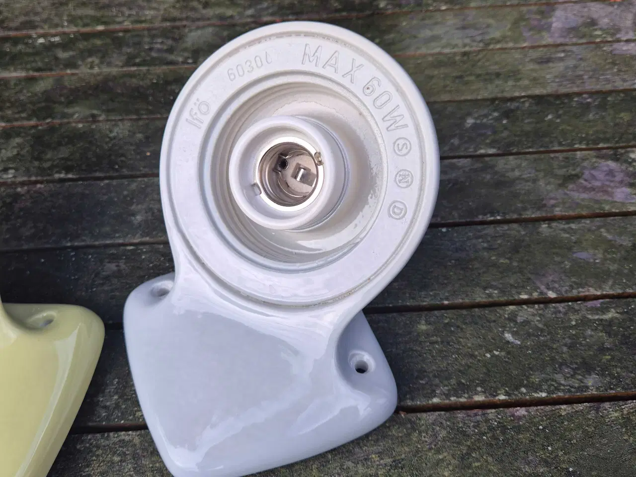 Billede 17 - Farverige badeværelseslamper fra Ifö