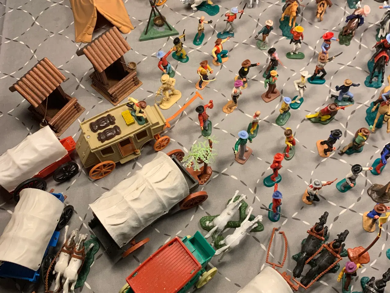 Billede 7 - Indianer, cowboys og huse