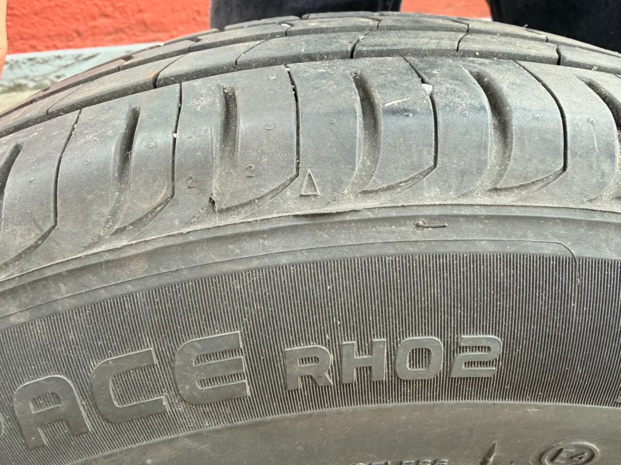 Billede 3 - 4 sommerdæk med alu fælge med fuldt mønster. 