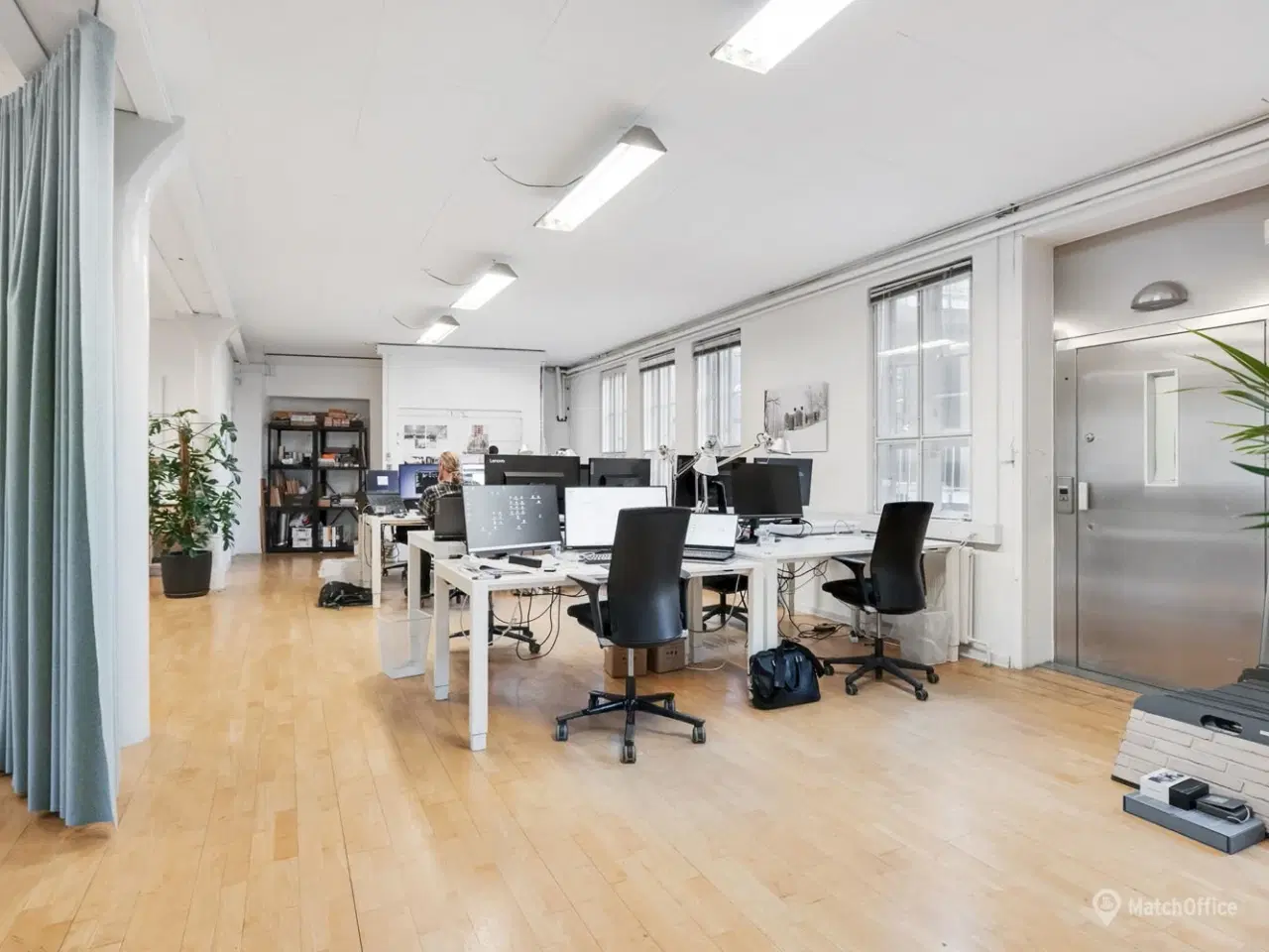 Billede 2 - Flot og lyst kontor i den gamle chokoladefabrik