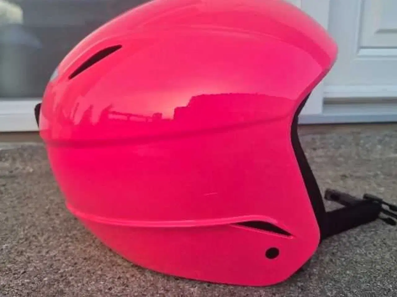 Billede 3 - Skihjelm til børn sælges. 