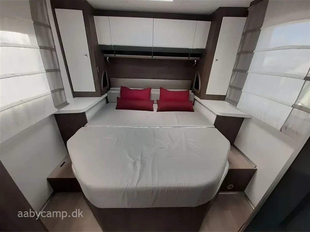 Billede 16 - 2020 - Benimar Amphitryon A997   Aircondition. face to face siddegruppe. Queens bed.