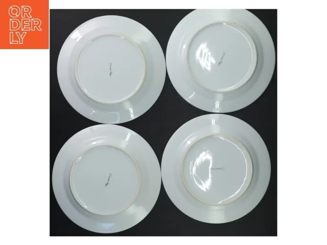 Billede 4 - Sæt af fire tallerkener med julemotiv fra Mads Stage (str. Ø 19 cm)