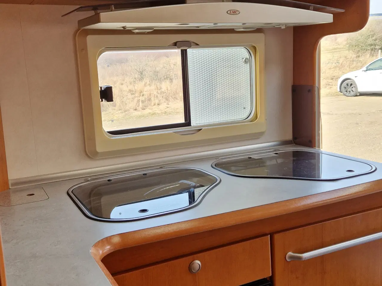 Billede 10 - Velholdt og veludstyret LMC Favorit 520 RHD