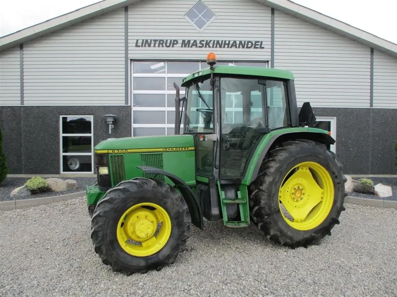 Billede 1 - John Deere 6300 Fin handy traktor