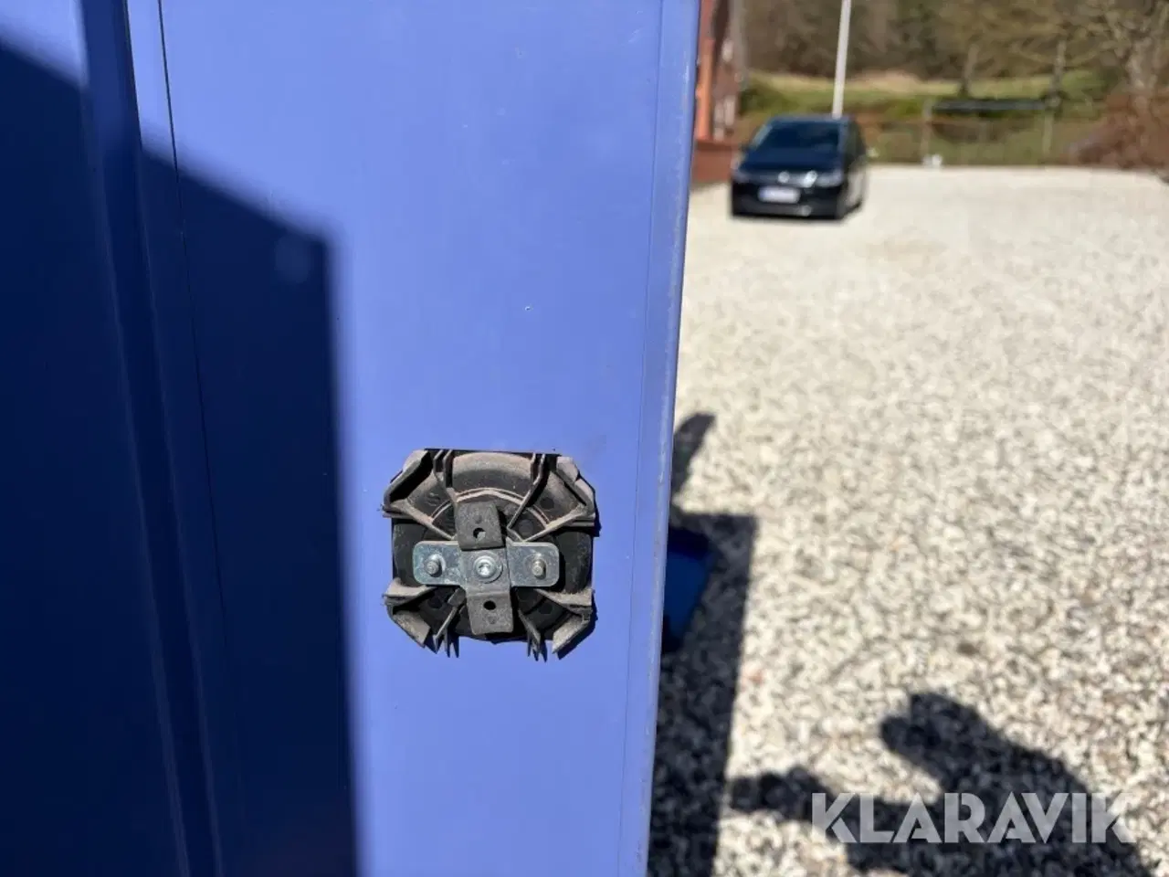 Billede 8 - Blandet lot med værkstedsskab og reoler.