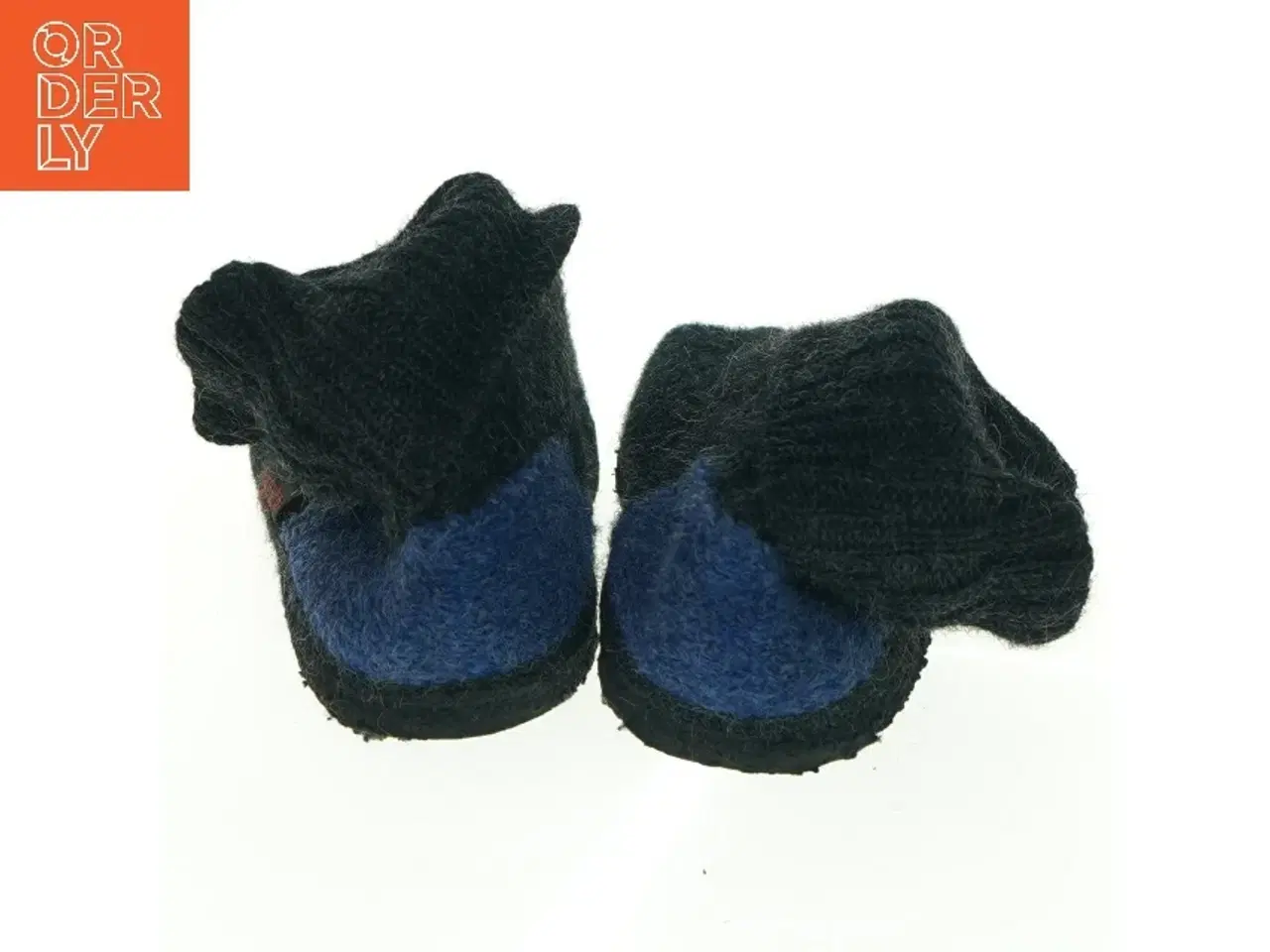 Billede 3 - Uldne hjemmesko fra Giesswein (str. 24 cm lang. det kræver bare, at vi henter ham helt vildt eller på krøb, og så han har svæ