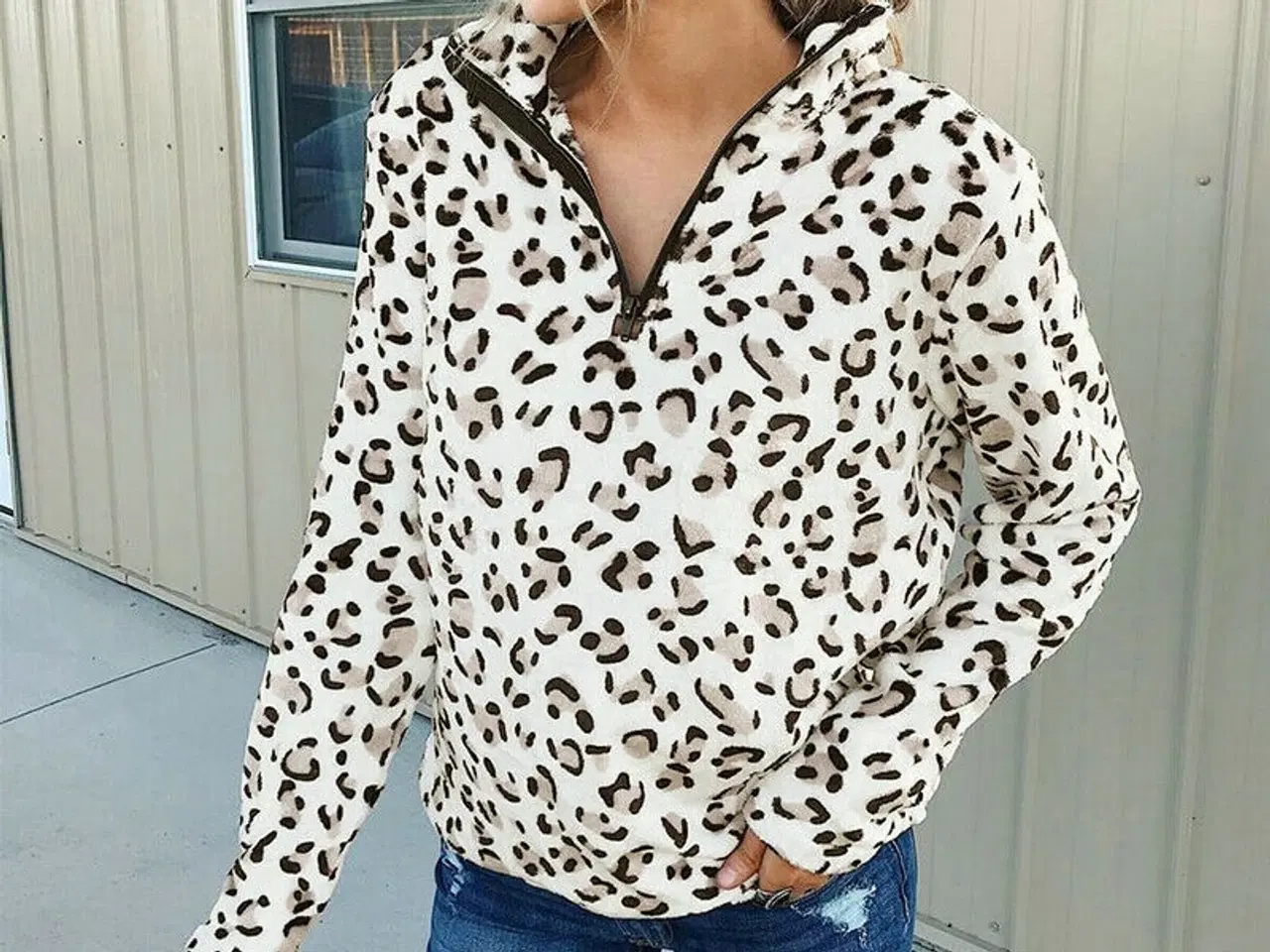 Billede 2 - Bluse-i Leopard printet-Flease bluse/L,XL