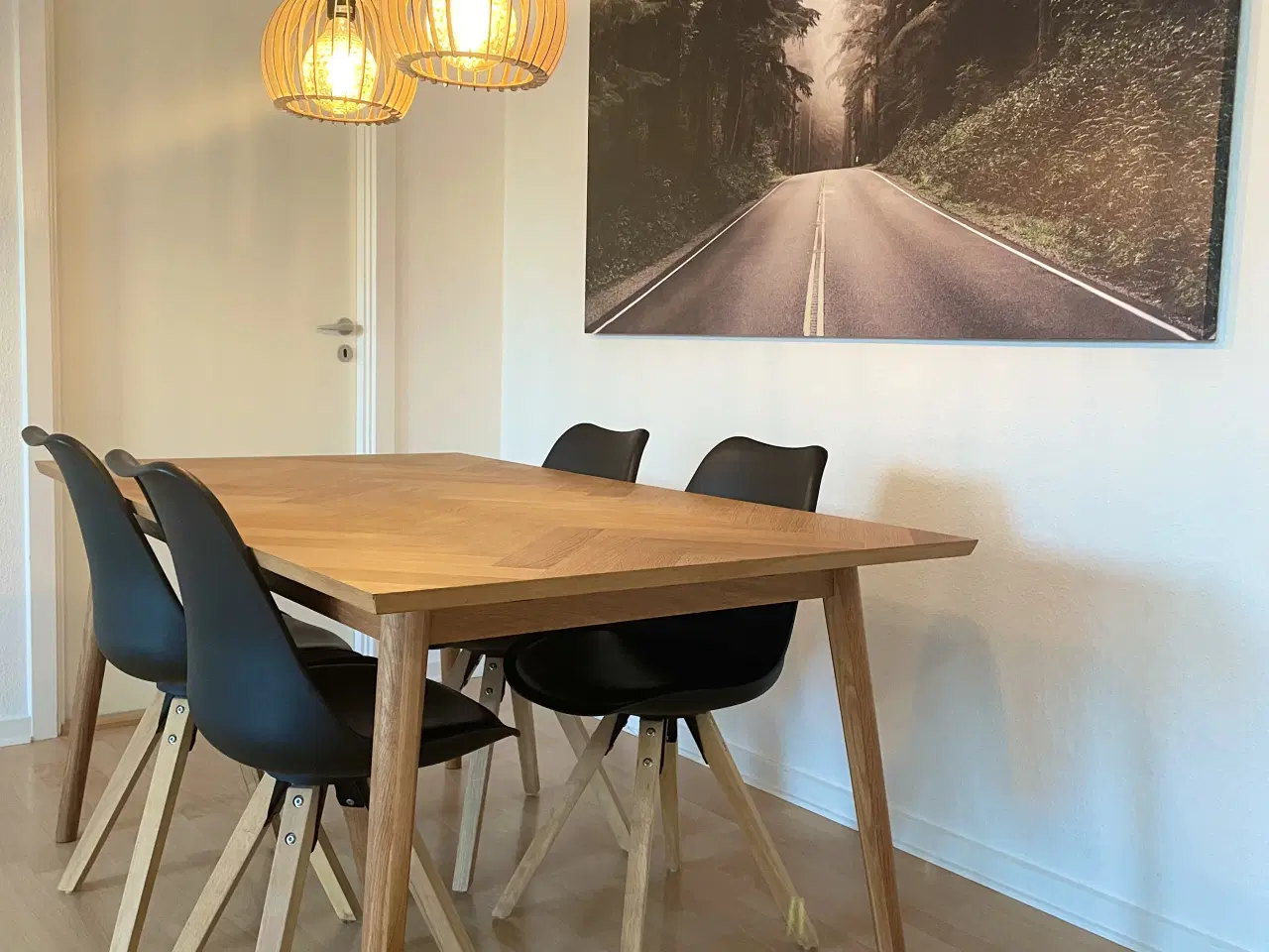 Billede 1 - Spisebord fra ILVA sælges