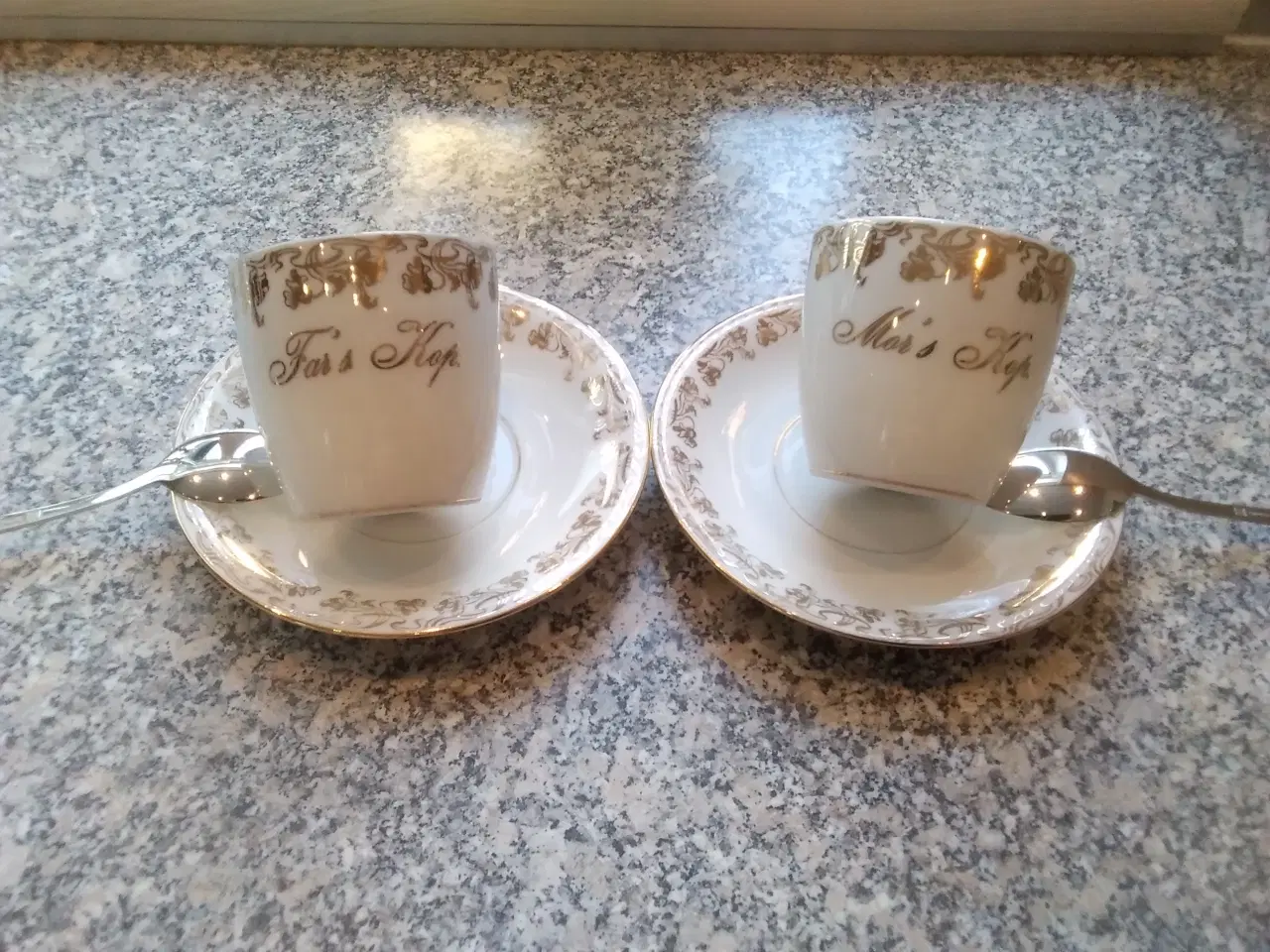 Billede 2 - kopper med mor og far