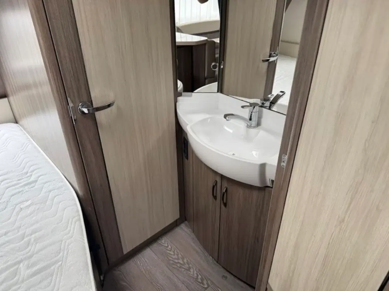 Billede 4 - Hobby De Luxe 560 KMFe - 2017 