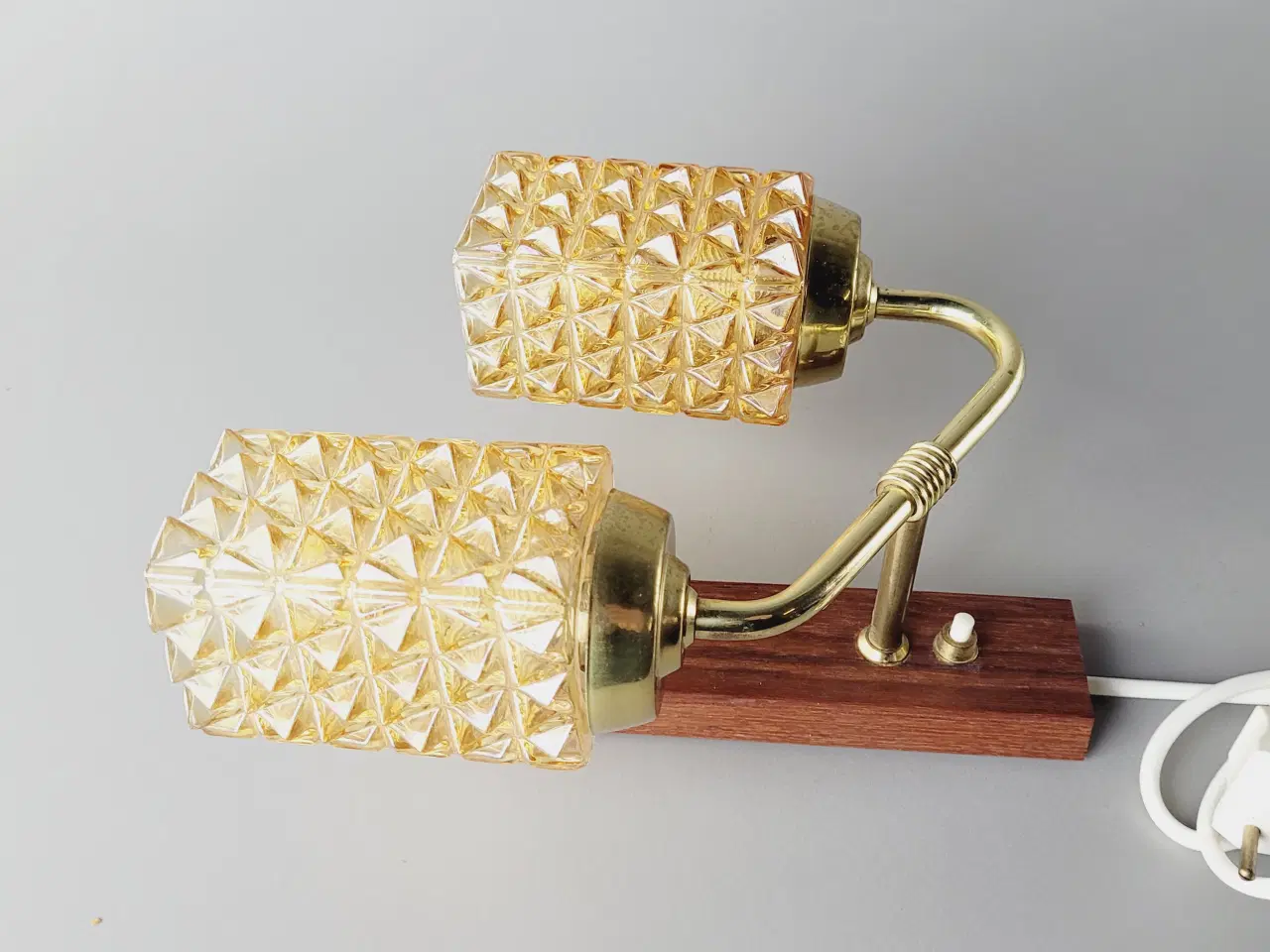 Billede 6 - ⭐️- Smuk retro væglampe i teak, messing og glas