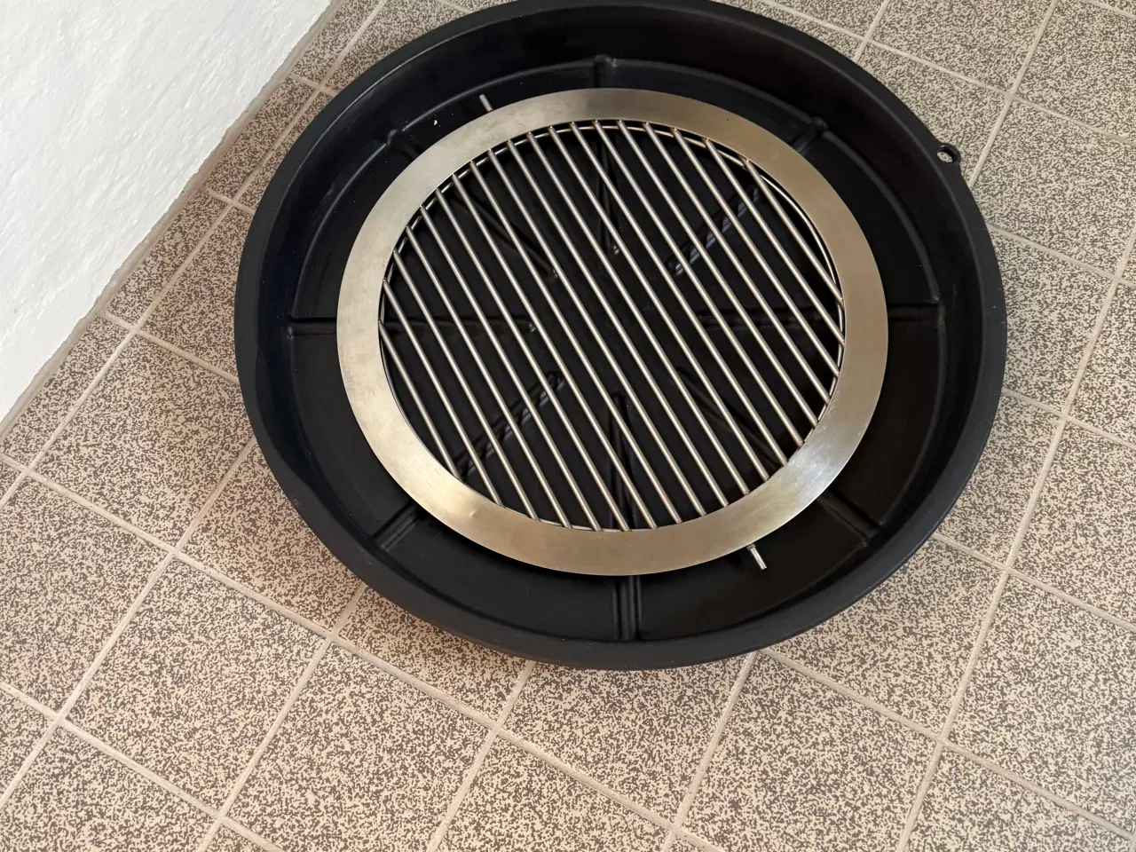 Billede 4 - Eva-Solo-Grill. med bord