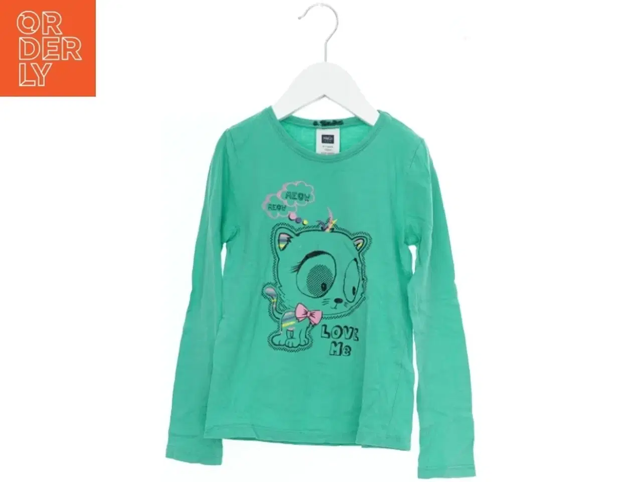 Billede 1 - Langærmet t-shirt med kattedesign fra M&co. (str. 122)