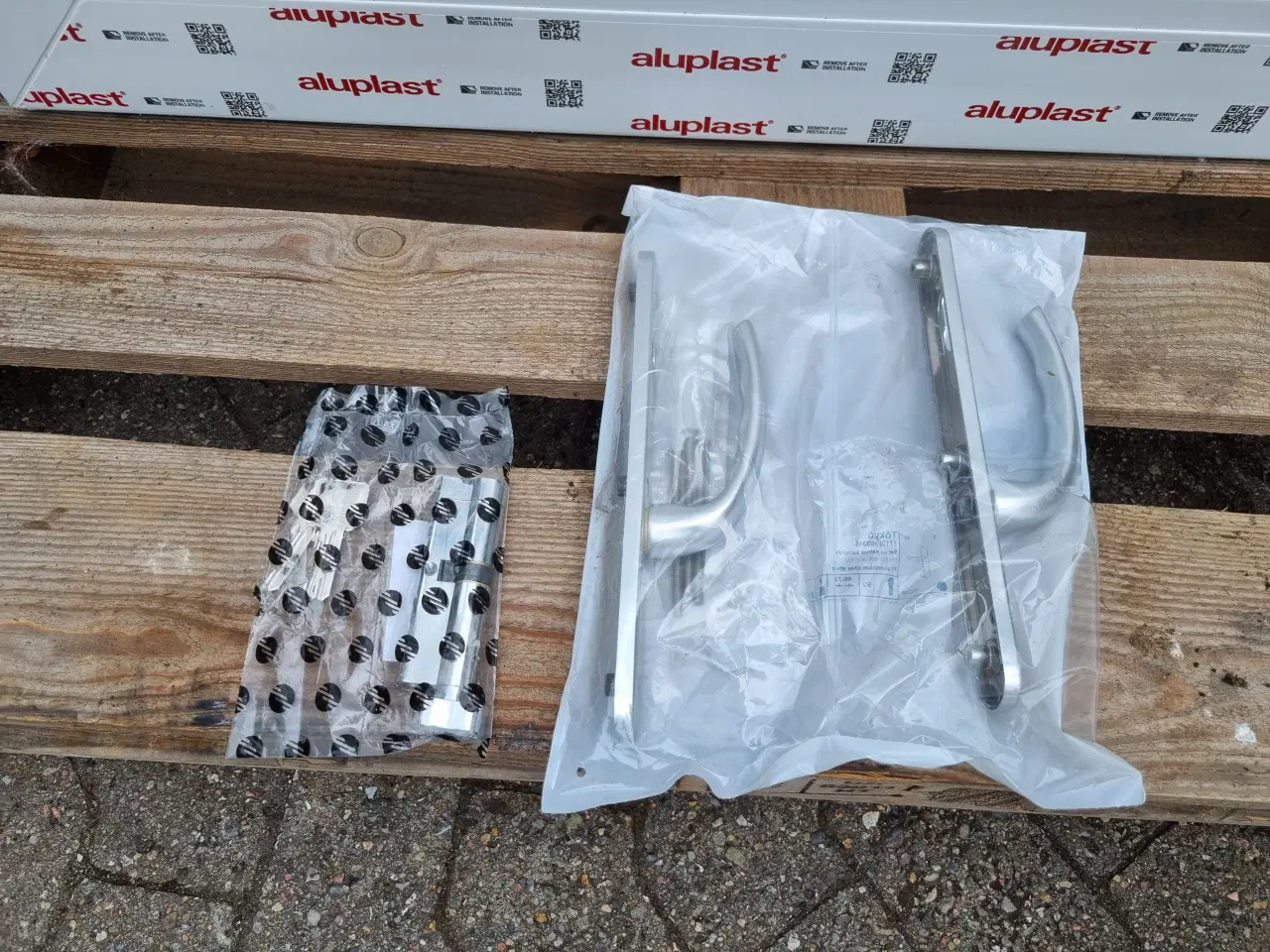 Billede 3 - Ny yderdør 215×95×12 karmmål