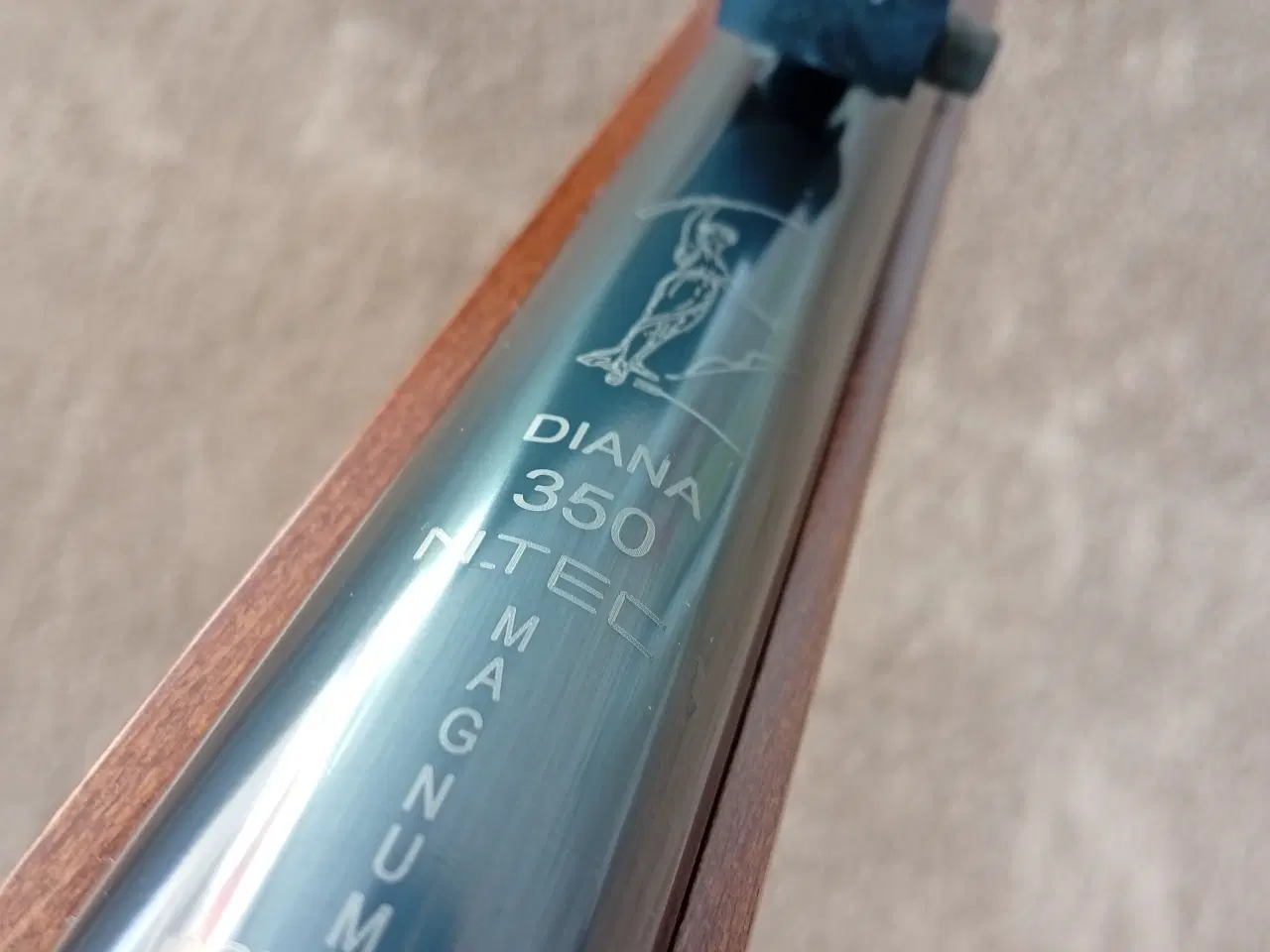 Billede 10 - Over 100 års erfaring er samlet i denne riffel.