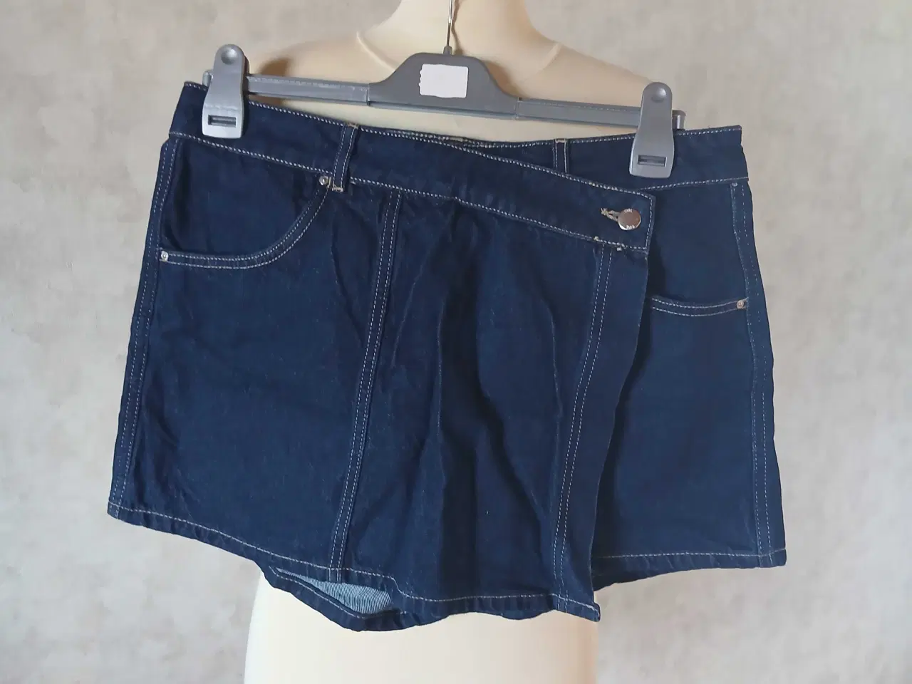Billede 1 - ZARA denim shorts str L