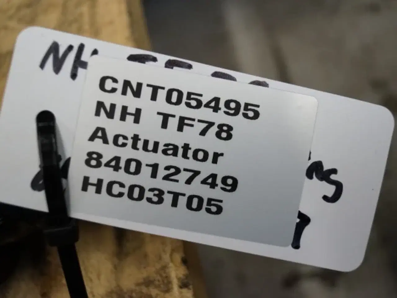 Billede 12 - New Holland TF78 Aktuator 84012749