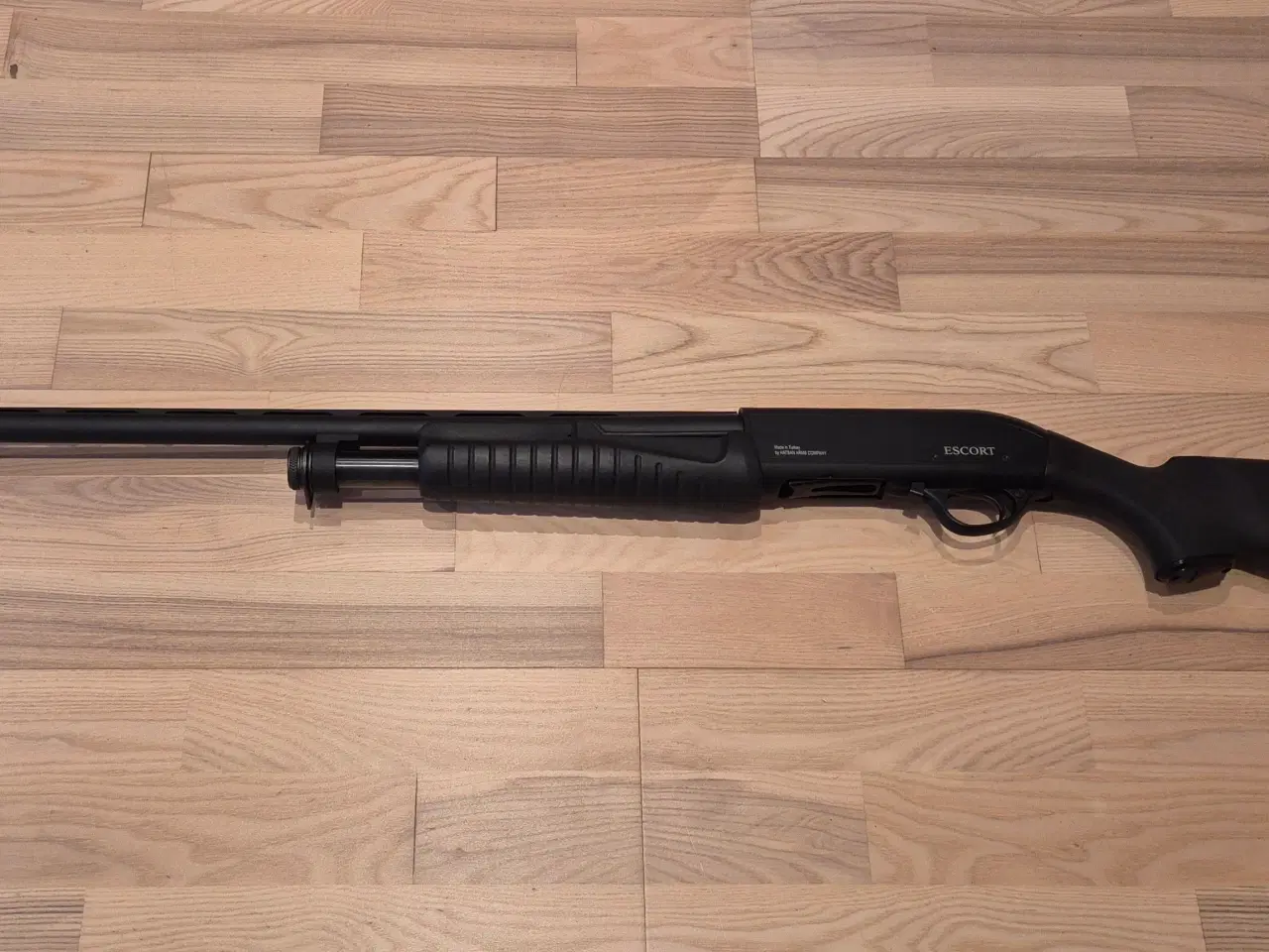 Billede 1 - Hatsan Escort Fieldhunter Pump Action 12 GA