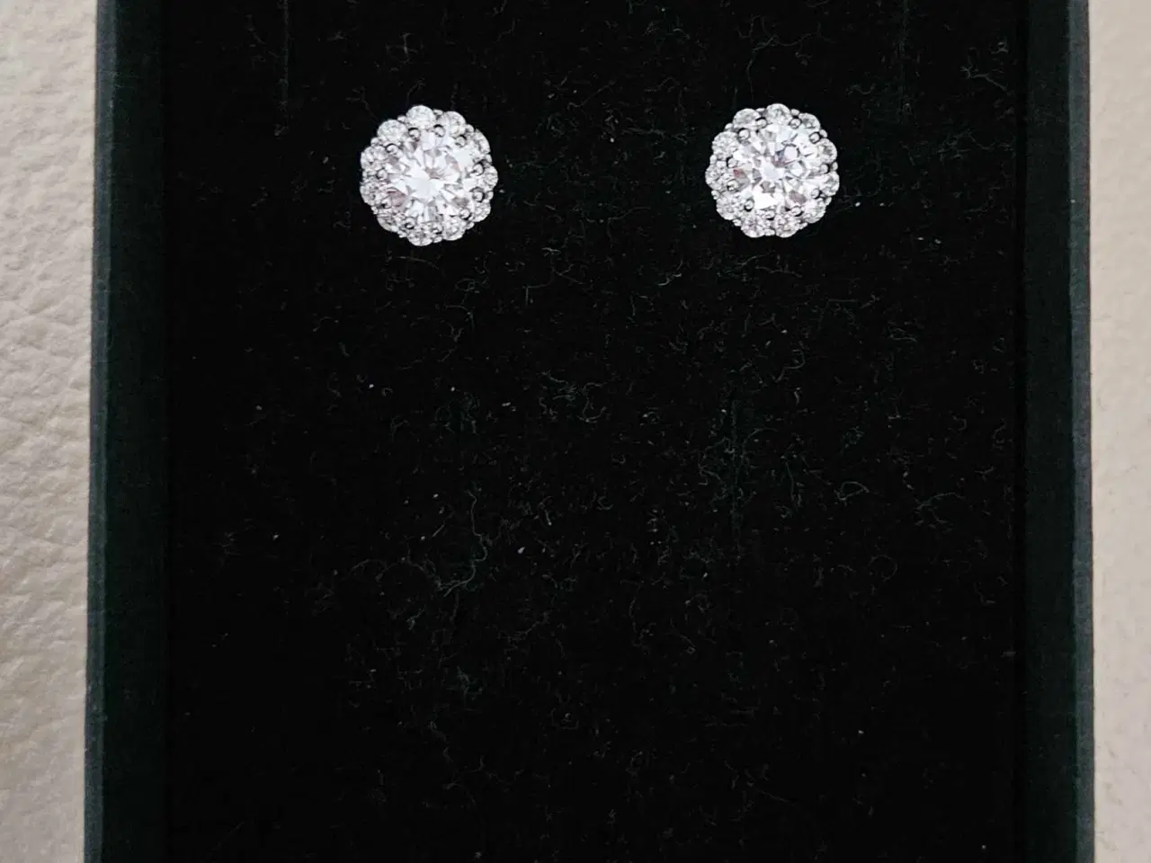 Billede 6 - Dyrberg kern smykke sæt 