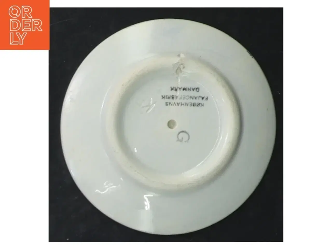 Billede 3 - Porcelænsplatte med kirkemotiv (str. Ø 8 cm)