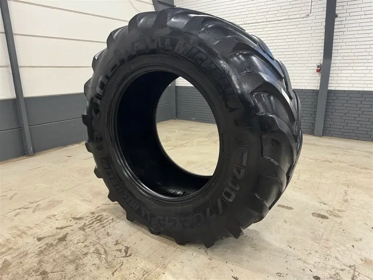 Billede 1 - Michelin 710/70R42