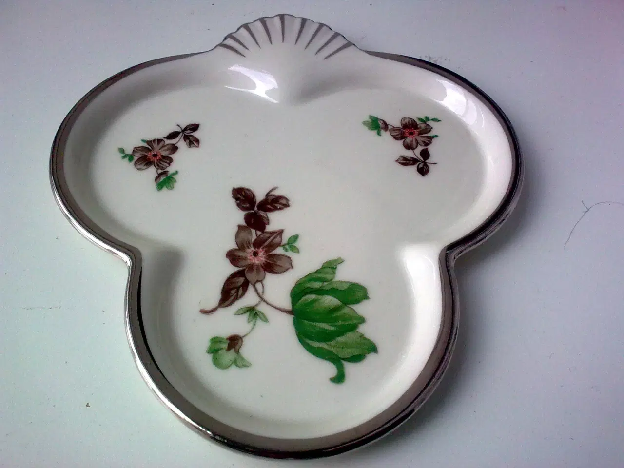 Billede 19 - Katte bakke m slikskål: plast, metal el. porcelæn