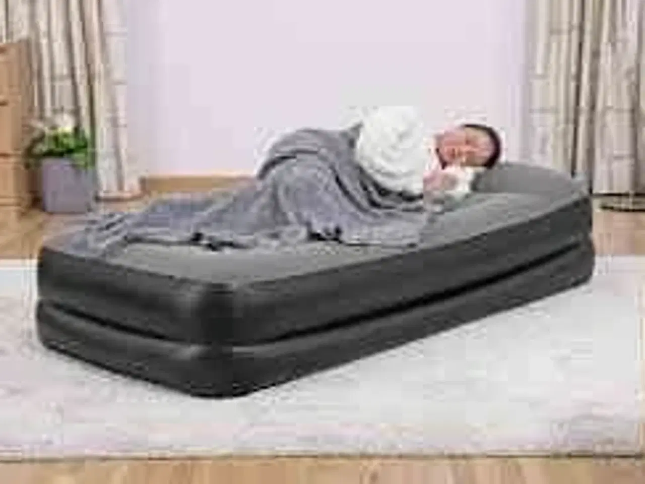 Billede 1 - Bestway enkel luftmadras med indbygget pumpe 180x85x43 cm