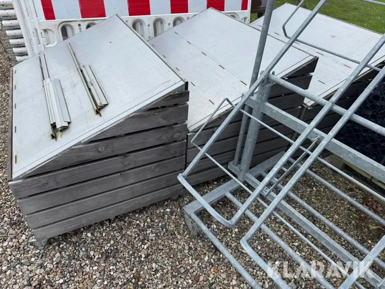 Billede 5 - Udendørs hylde inventar LOT