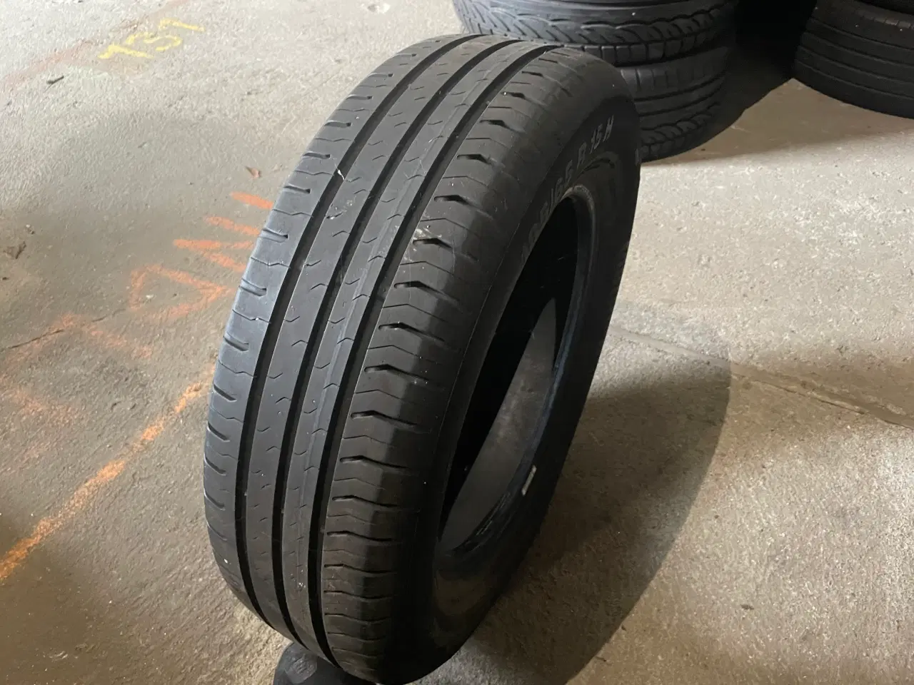 Billede 2 - 15 Michelin 185/65r15 Ref.J77 sommer